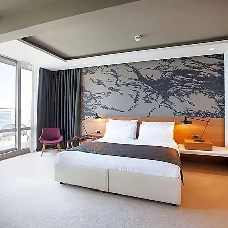 Palace Hotel 5*