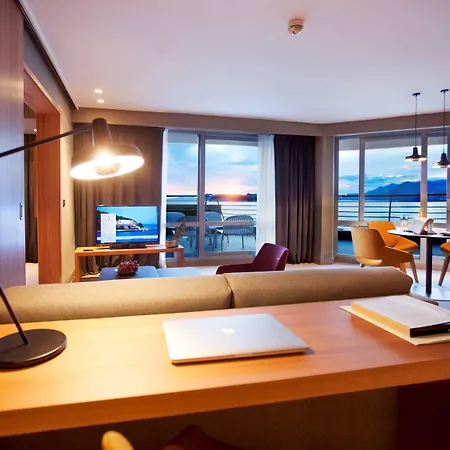 Palace Hotel 5*